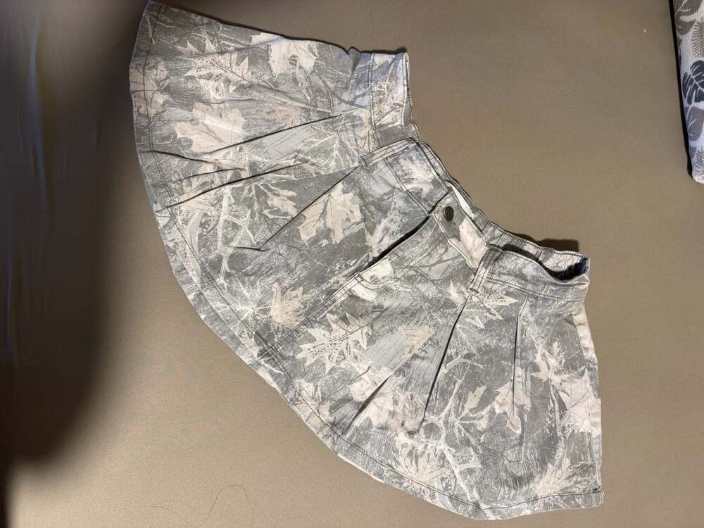 Hollister Gilly Hicks Camo Leaf Print Pleated Tennis Skort